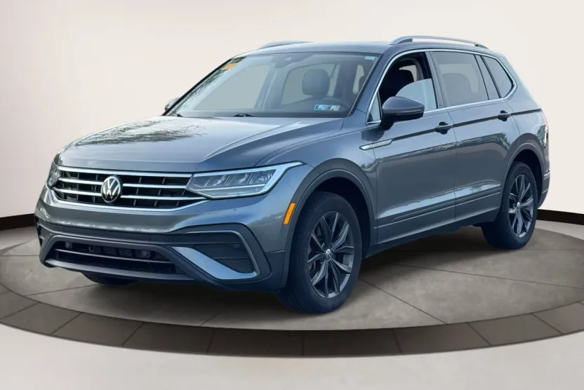 2023 Volkswagen Tiguan SE photo 1