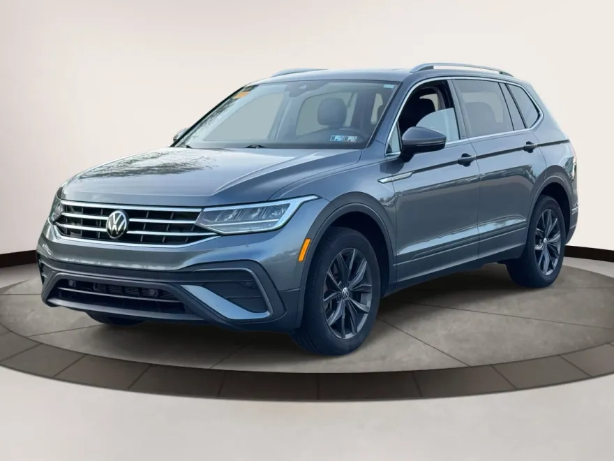 2023 Volkswagen Tiguan SE photo 1