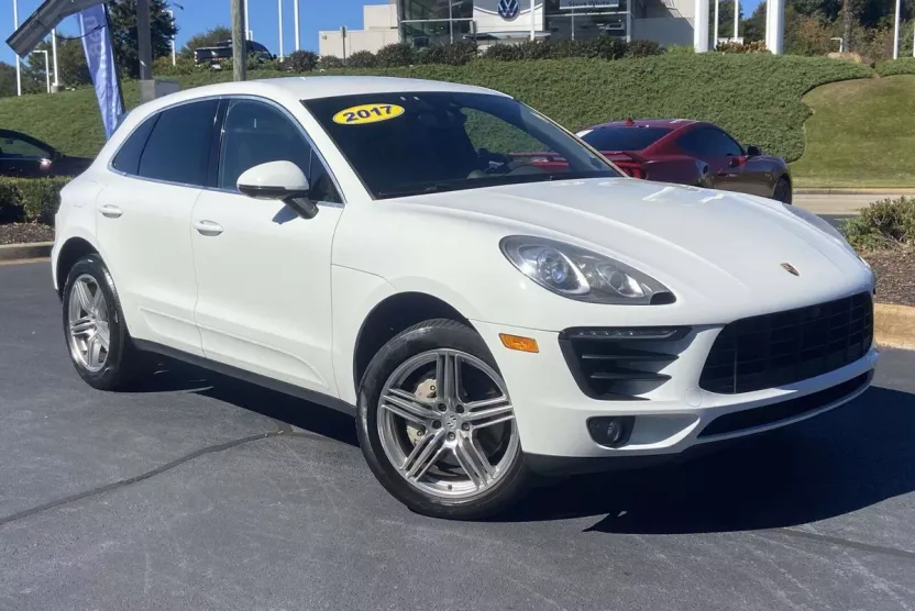 2017 Porsche Macan S photo 1