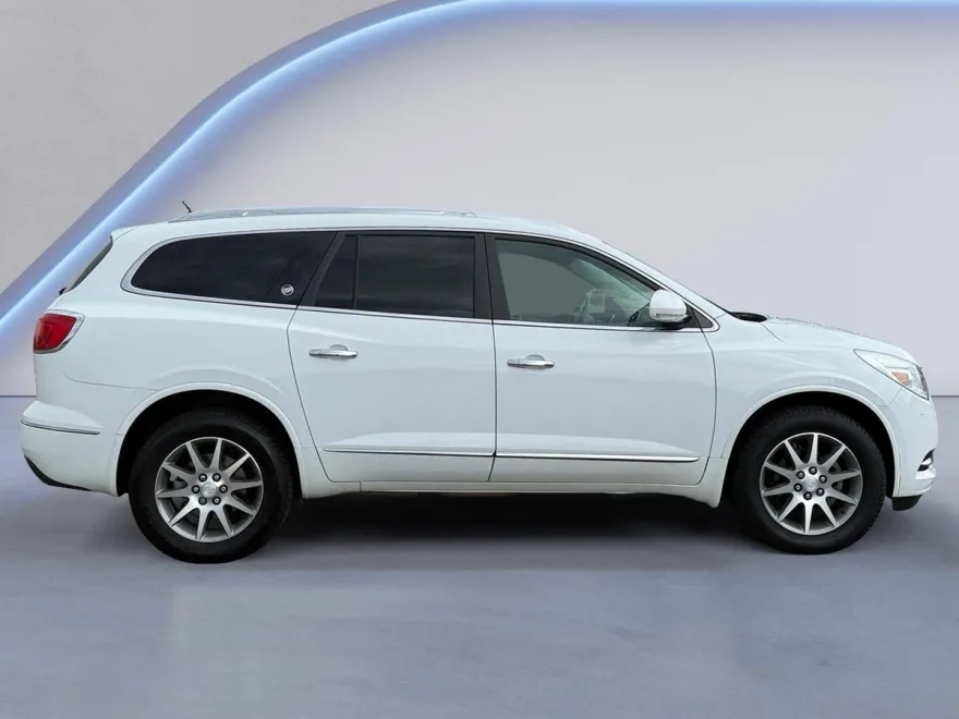 2017 Buick Enclave Convenience photo 1
