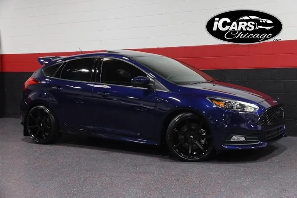 2017 Ford Focus ST photo 1