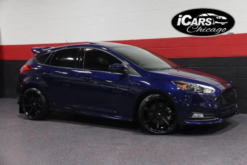2017 Ford Focus ST photo 1