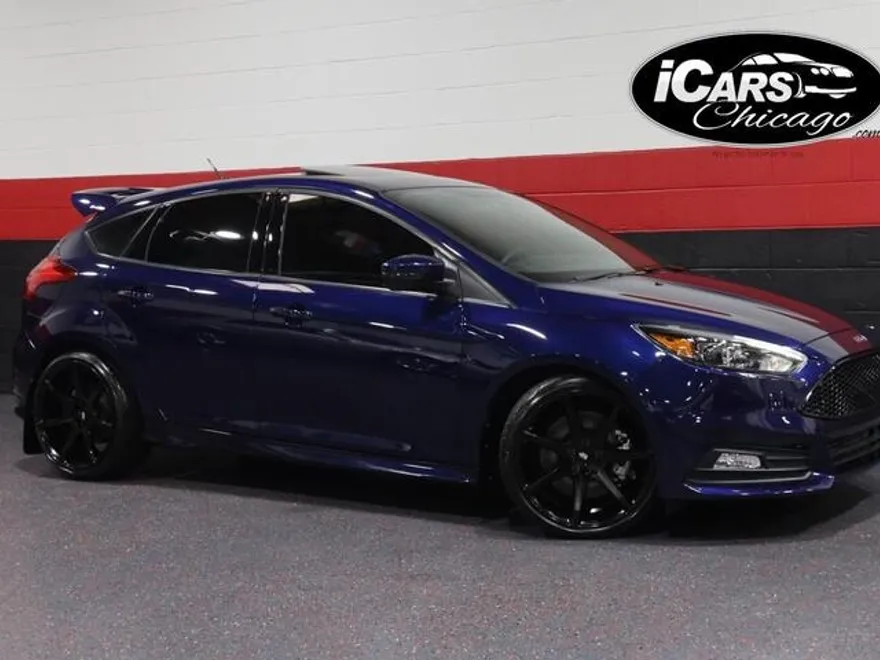 2017 Ford Focus ST photo 1