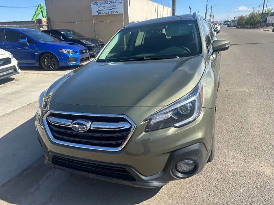 2019 Subaru Outback 3.6R Touring photo 1