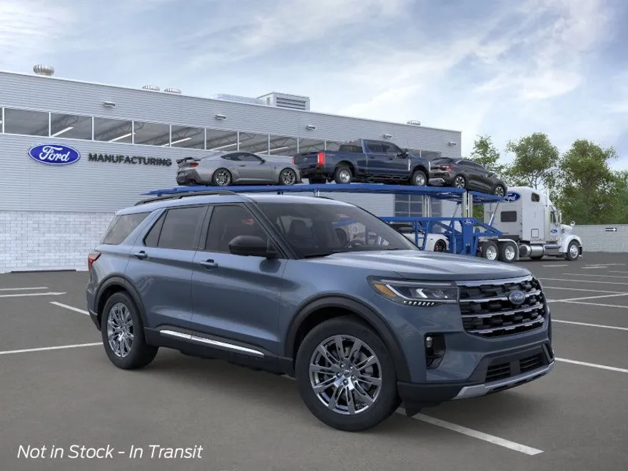 2025 Ford Explorer photo 1
