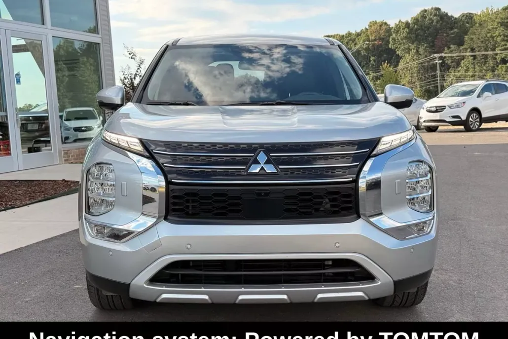 2022 Mitsubishi Outlander SE photo 1