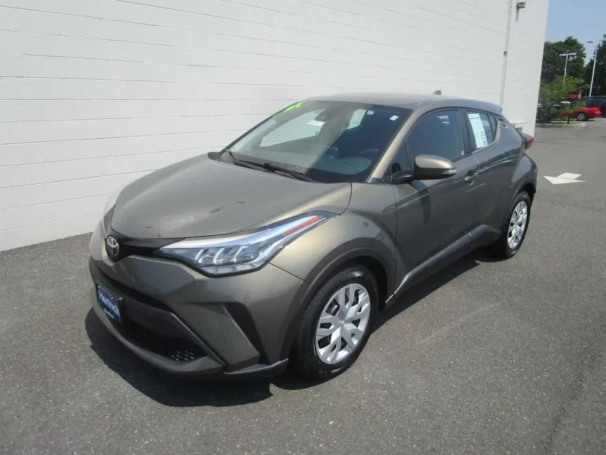 2021 Toyota C-HR LE photo 1