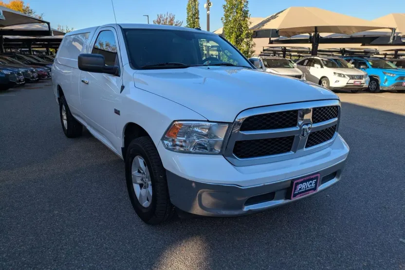 2016 Ram 1500 SLT photo 1