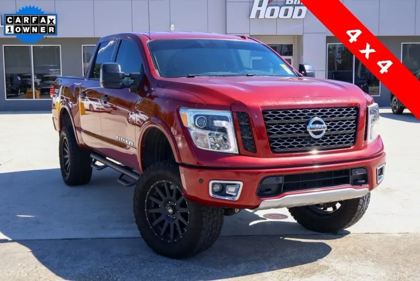 2018 Nissan Titan PRO-4X photo 1