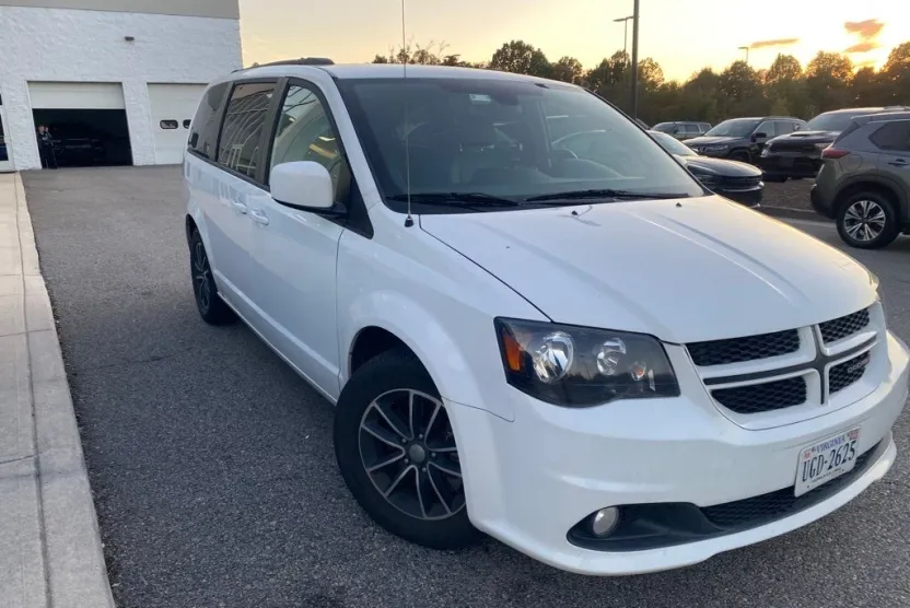 2019 Dodge Grand Caravan GT photo 1