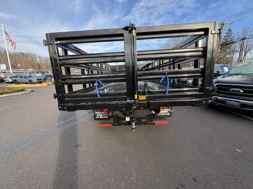 2024 Ford F-600 photo 4