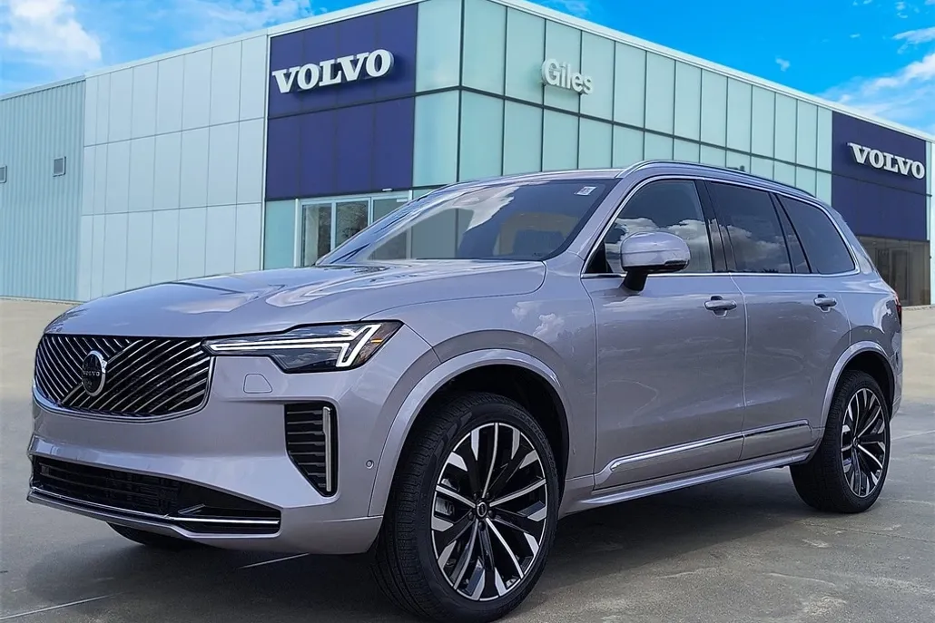 2026 Volvo XC90 Plus photo 1