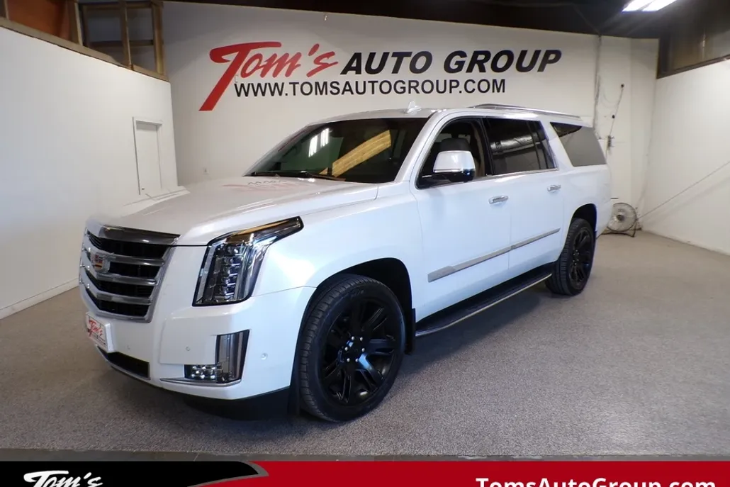 2019 Cadillac Escalade ESV Luxury photo 1