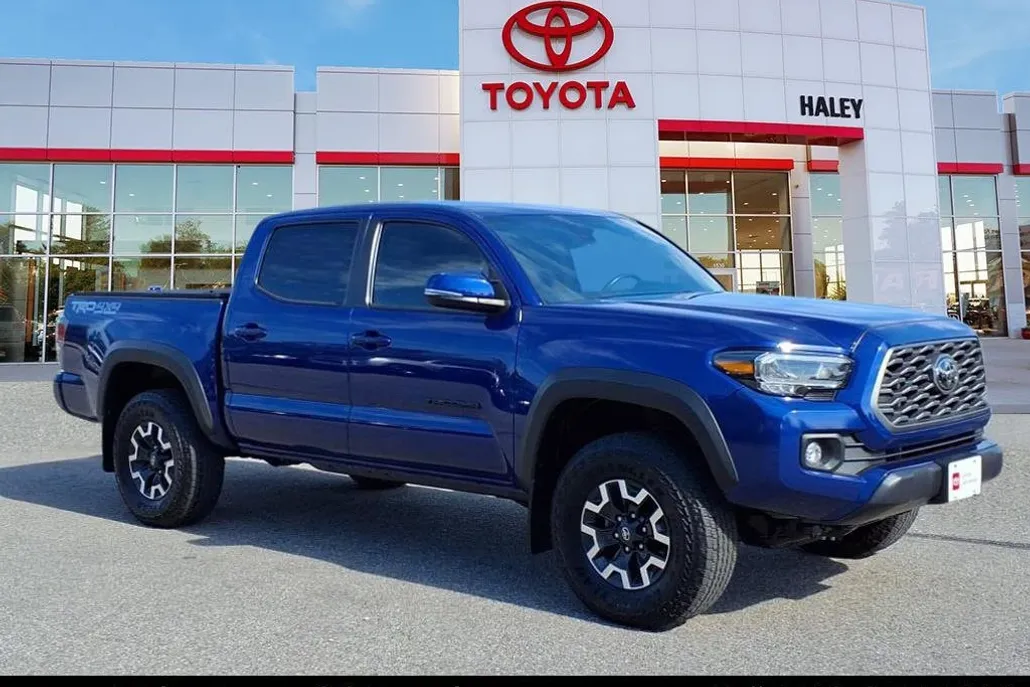 2023 Toyota Tacoma TRD Double Cab V6 photo 1