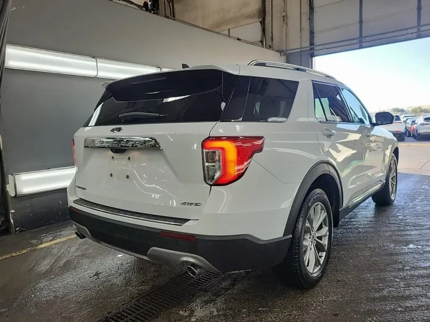 2023 Ford Explorer Limited photo 1
