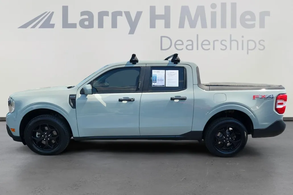 2022 Ford Maverick XLT photo 1