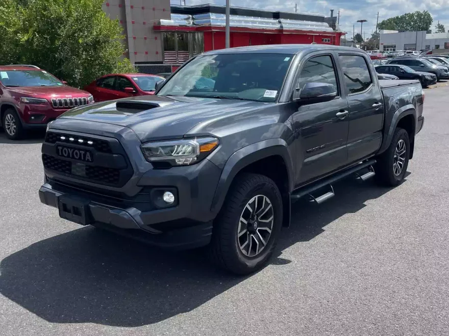 2022 Toyota Tacoma TRD Sport photo 1