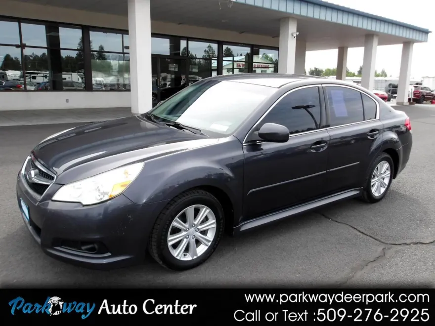 2010 Subaru Legacy Premium photo 1