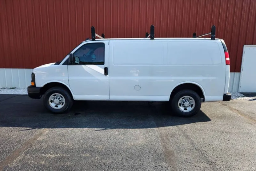 2016 Chevrolet Express 2500 Cargo Van photo 1