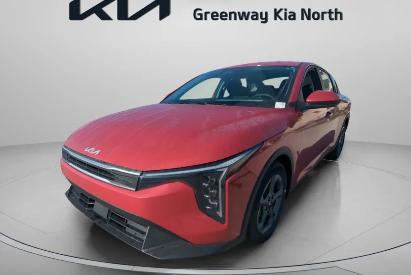 2025 Kia K4 LXS photo 1