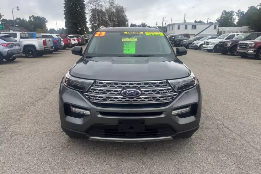 2023 Ford Explorer Limited photo 1