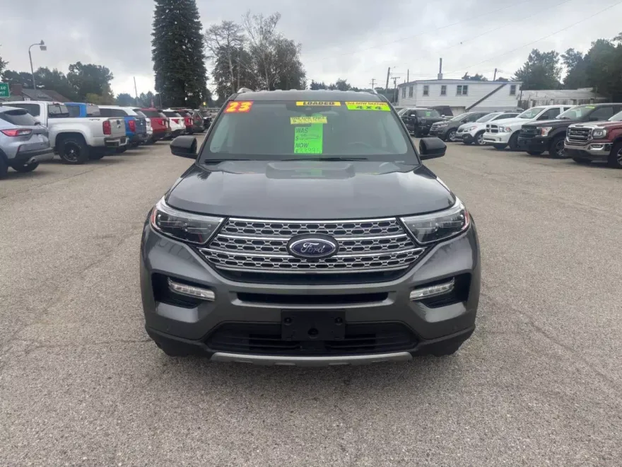 2023 Ford Explorer Limited photo 1
