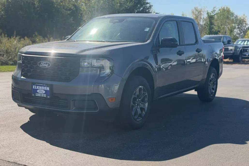 2025 Ford Maverick XLT photo 1