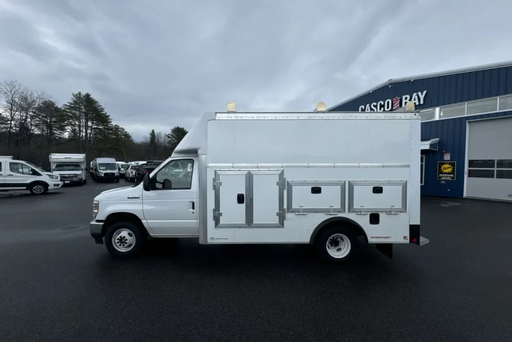 2026 Ford E-350 Base photo 1