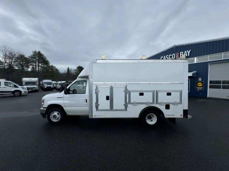 2026 Ford E-350 Base photo 1