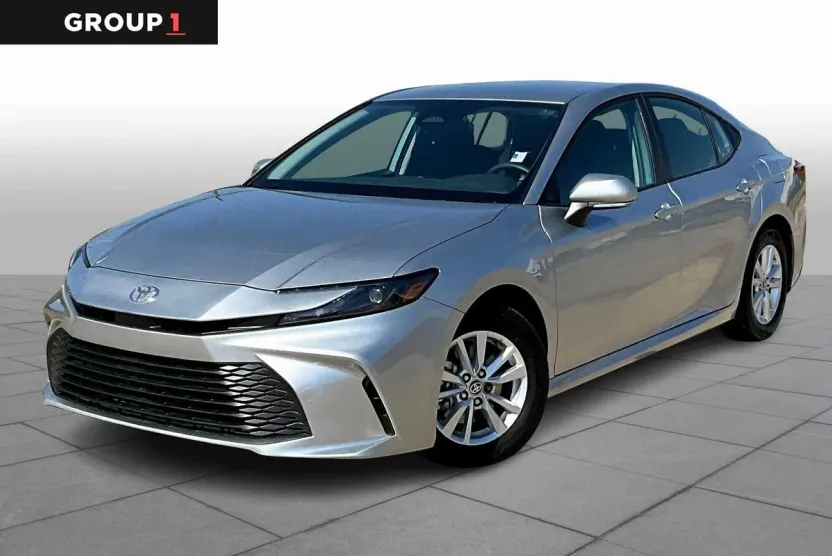 2025 Toyota Camry LE photo 1