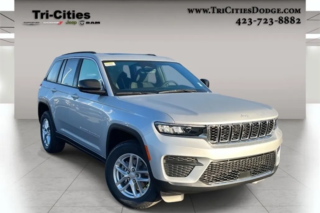 2025 Jeep Grand Cherokee Laredo X photo 1