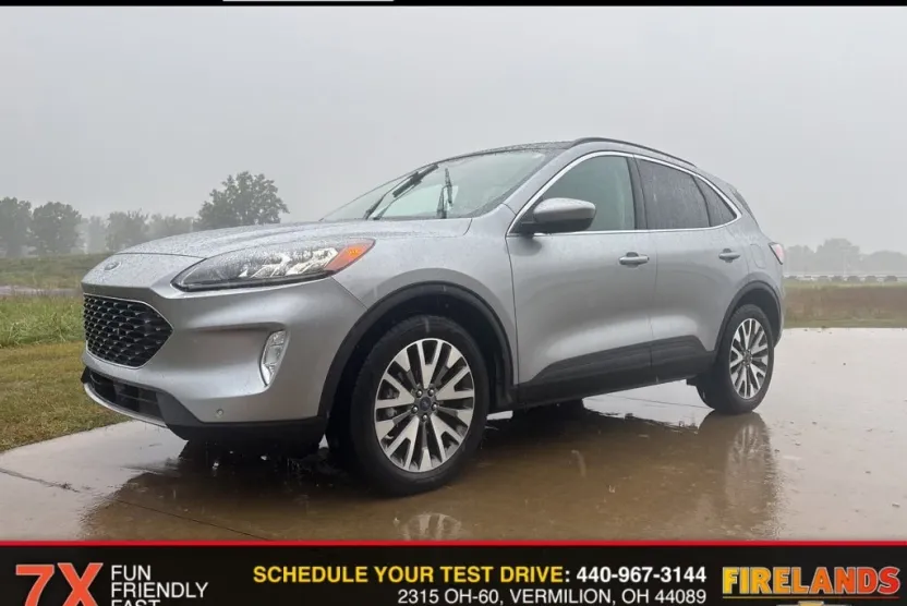 2022 Ford Escape Titanium photo 1