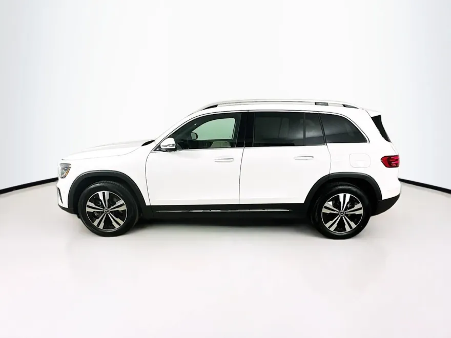 2025 Mercedes Benz GLB 250 4MATIC photo 2