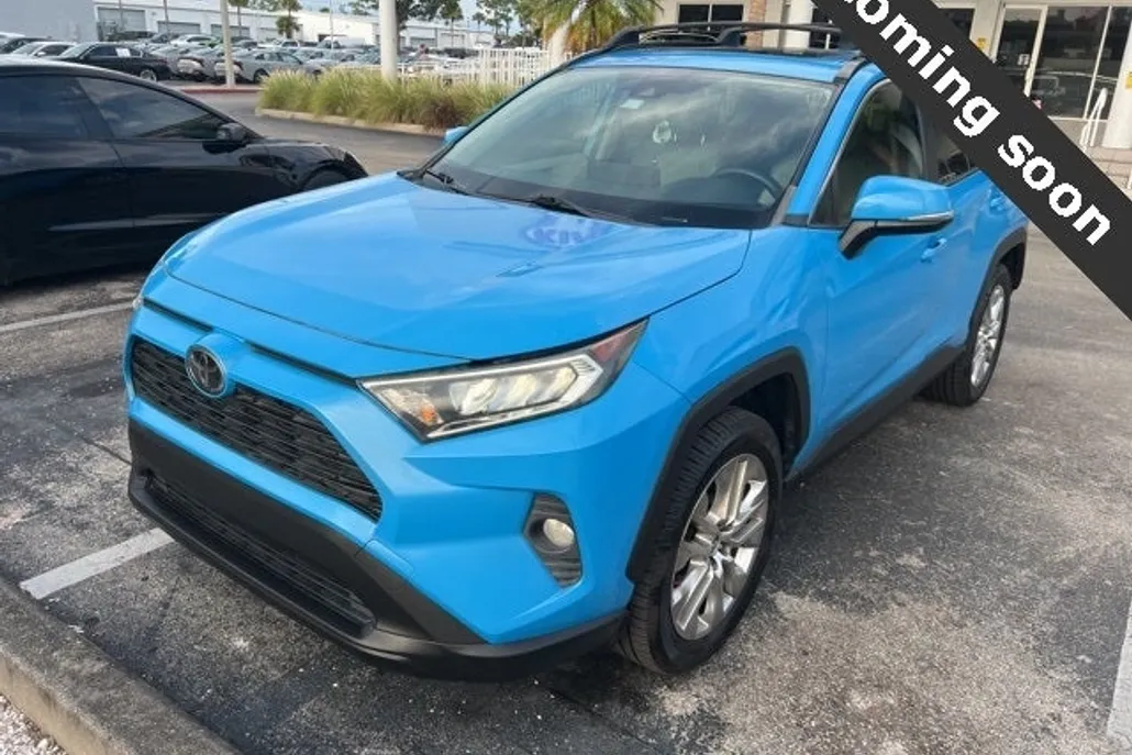 2019 Toyota RAV4 XLE Premium photo 1