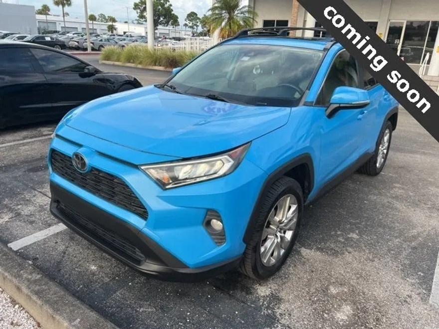 2019 Toyota RAV4 XLE Premium photo 1