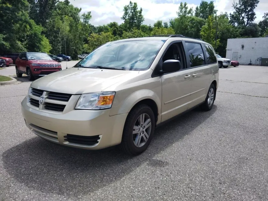 2010 Dodge Grand Caravan SE photo 1