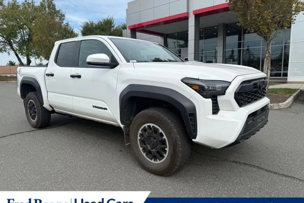 2024 Toyota Tacoma TRD Off-Road photo 1