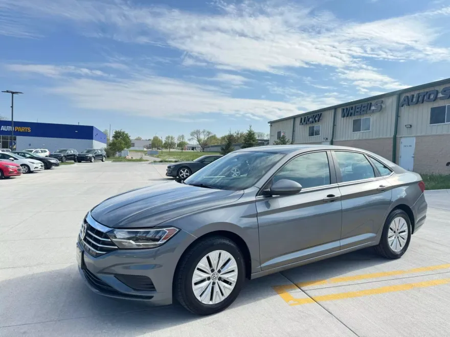 2019 Volkswagen Jetta 1.4T photo 1