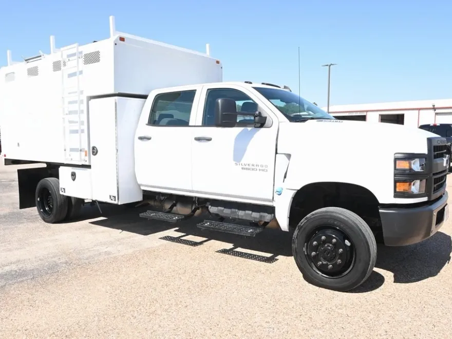 2023 Chevrolet Silverado 5500HD Work Truck photo 1