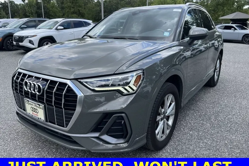 2022 Audi Q3 S line Premium Plus photo 1