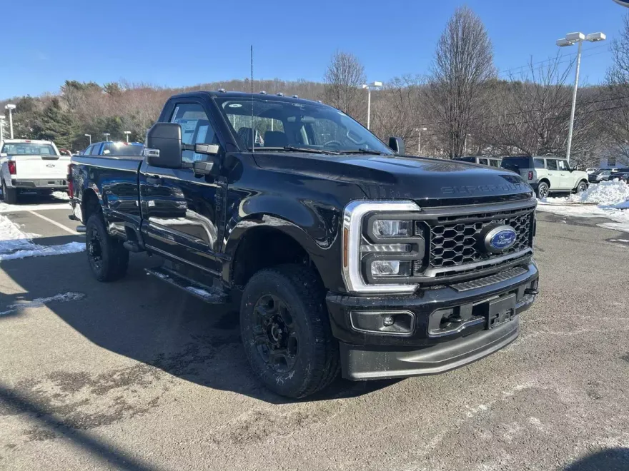2025 Ford F-350 XL photo 1