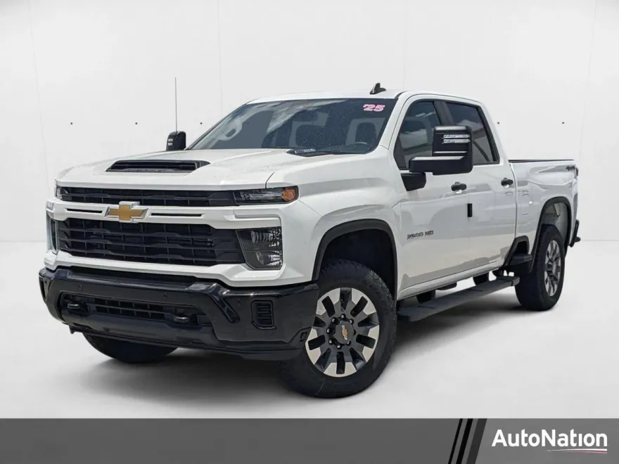 2025 Chevrolet Silverado 2500HD Custom photo 1