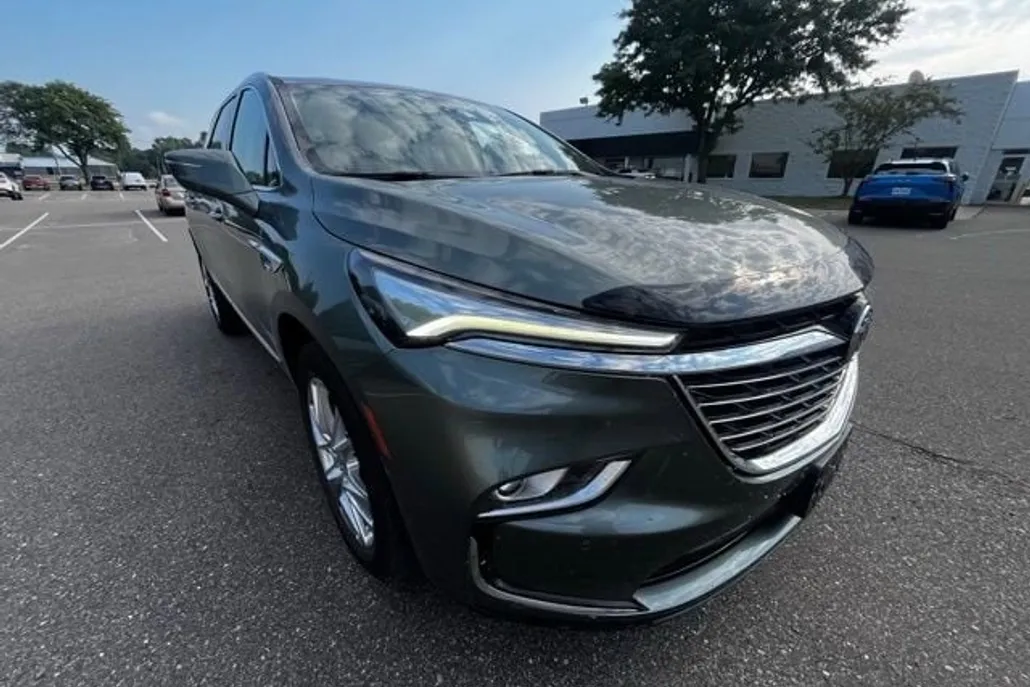 2023 Buick Enclave Premium photo 1