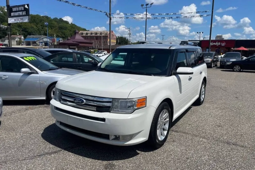 2011 Ford Flex SEL photo 1