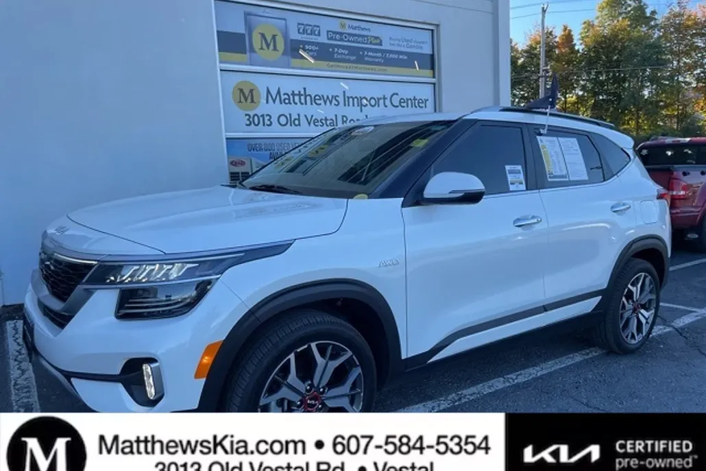 2022 Kia Seltos SX photo 1