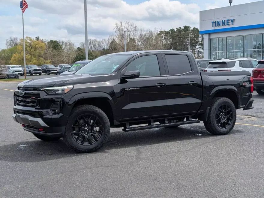 2025 Chevrolet Colorado Z71 photo 1