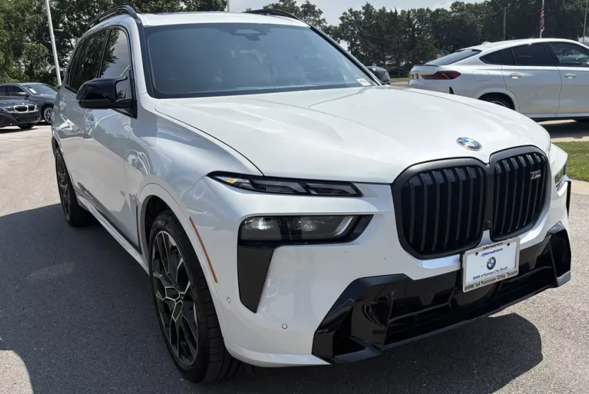 2023 Bmw X7 M60i photo 1