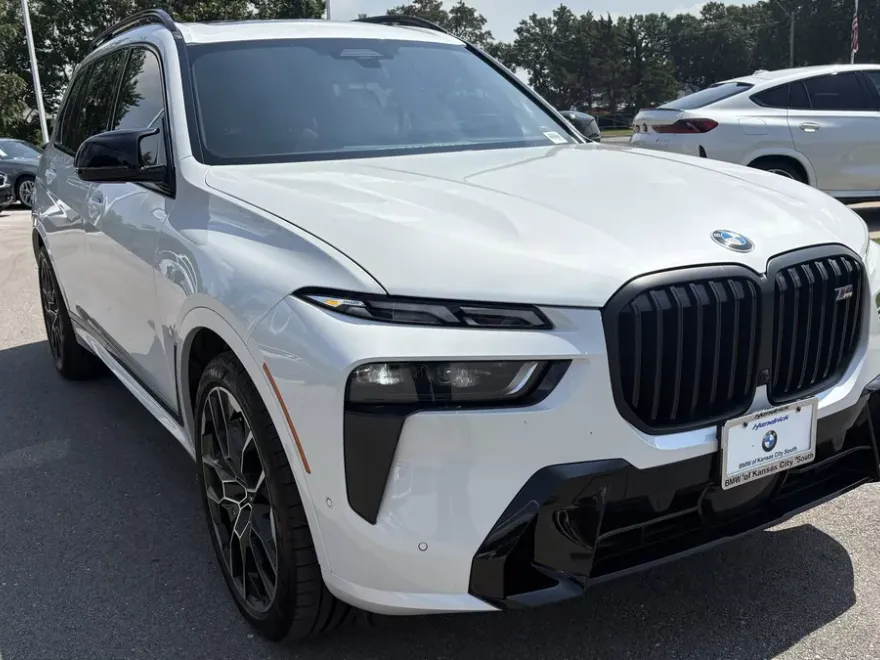 2023 Bmw X7 M60i photo 1