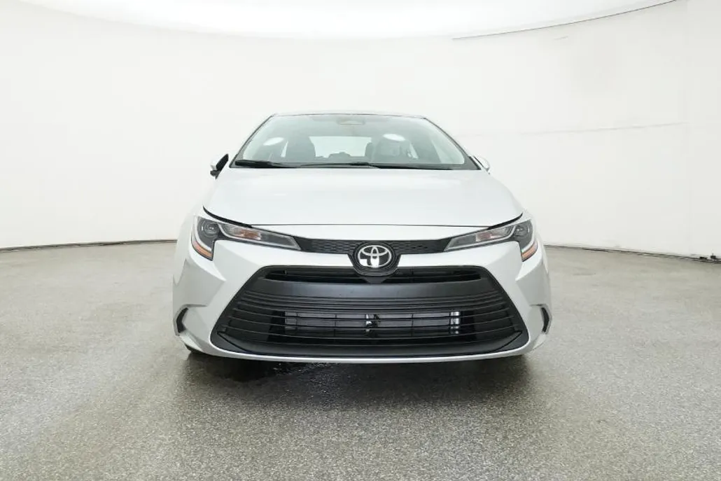 2026 Toyota Corolla LE photo 1