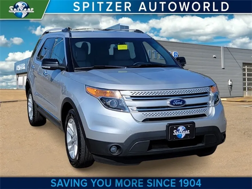 2014 Ford Explorer XLT photo 1